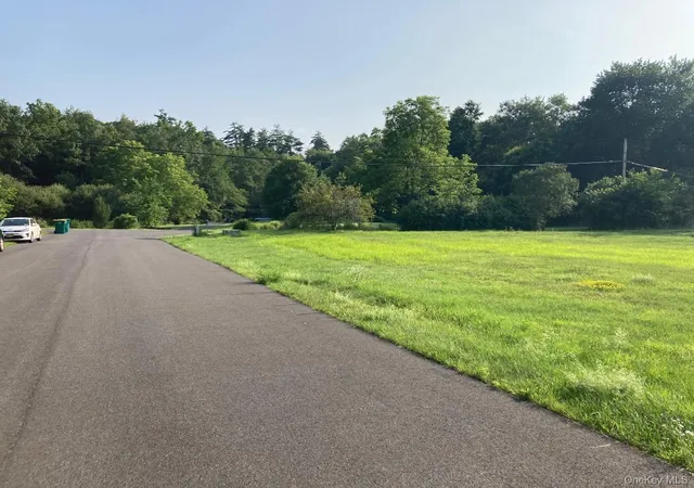 4th image of 6 Ne Paupawey Ct Ne, Lake Katrine, NY 12449 | MLS# 987554