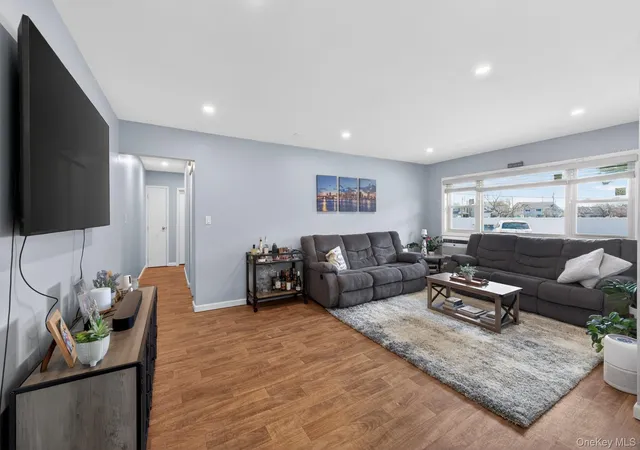 4th image of 4 Rose St #6 -F1, Hempstead, NY 11572 | MLS# 987567