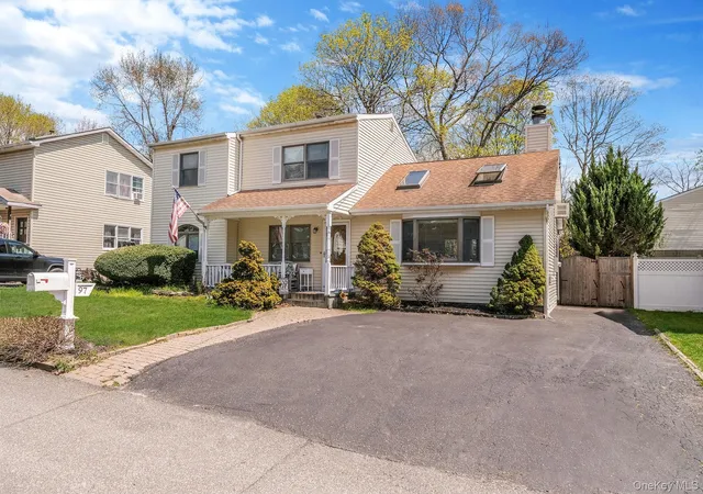 2nd image of 97 N Clinton Ave, Patchogue, NY 11772 | MLS# 987581