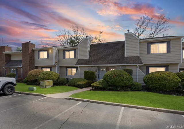 17th image of 271 Lake Pointe Cirlce #271, Brookhaven, NY 11953 | MLS# 987652