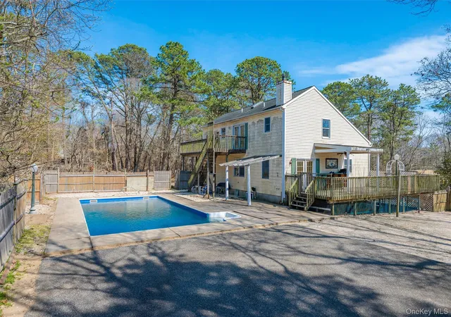 3rd image of 221 E Montauk Hwy, Southampton, NY 11946 | MLS# 987654