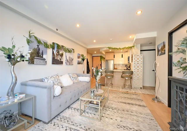 Listing Photo 3 - Condo for sale in building located at 116-17 Grosvenor Ln, New York, NY 11418
