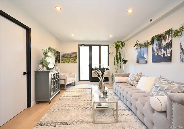 Listing Photo 2 - Condo for sale in building located at 116-17 Grosvenor Ln, New York, NY 11418