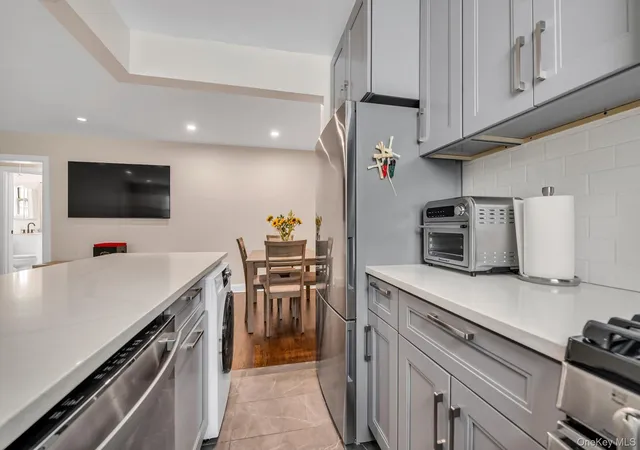 Photo 3 of Sale Pending at 6939 213th Street #218, New York, NY 11364 | MLS# 987678 | Listing updated on 2026-09-14