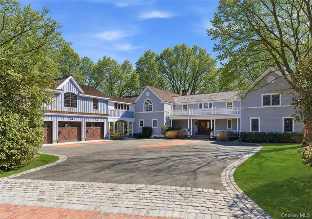 Photo 1 of Single family home for sale at 395 W Neck Rd, Huntington, NY 11743 | MLS# 987719 | Listing updated on 2026-10-01