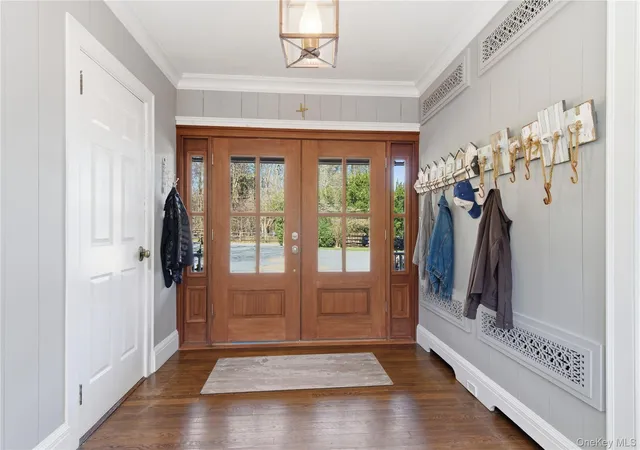 Photo 2 of Single family home for sale at 395 W Neck Rd, Huntington, NY 11743 | MLS# 987719 | Listing updated on 2026-10-01