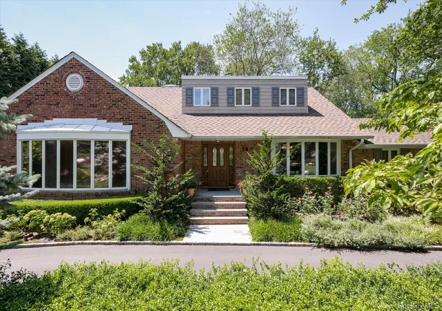 2nd image of 14 Pine Dr, Oyster Bay, NY 11797 | MLS# 987761