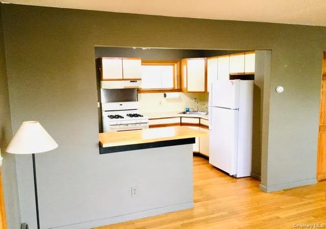 5th image of 56 Gwendolyn Pl, Islip, NY 11730 | MLS# 987764