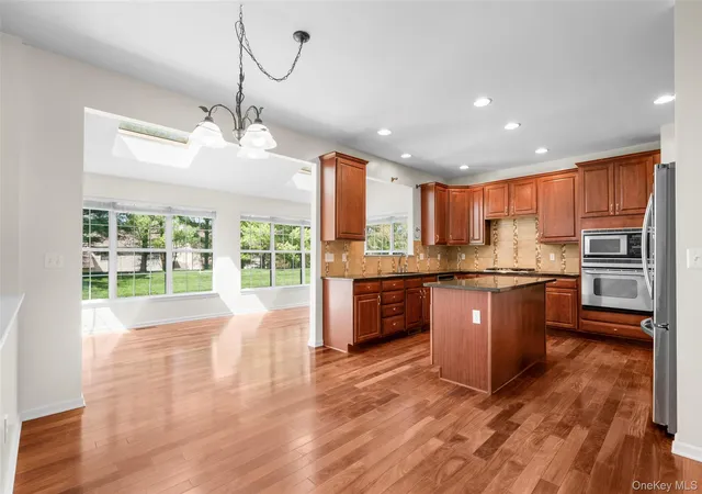 5th image of 411 Vassar Pl, Fishkill, NY 12524 | MLS# 987765