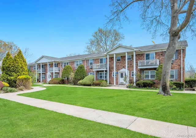 2nd image of 63 Fairharbor Dr #63 (Building 4), Brookhaven, NY 11772 | MLS# 987802
