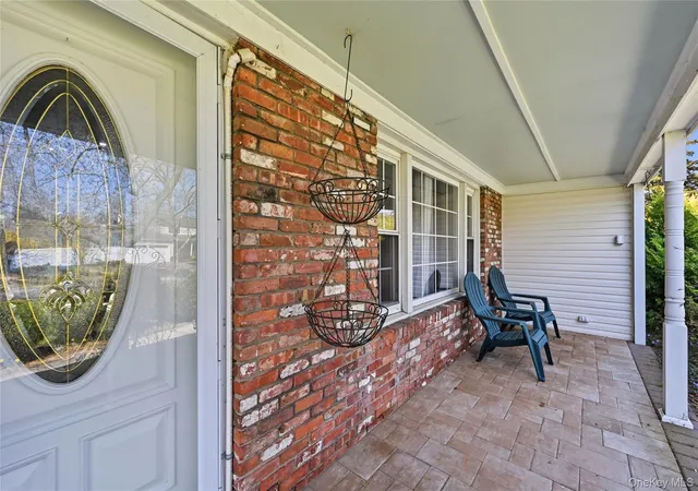 3rd image of 18 Marwood Pl, Brookhaven, NY 11790 | MLS# 987812