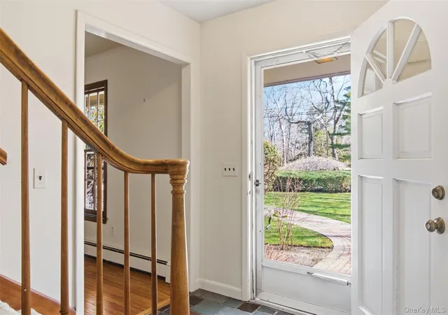 4th image of 6 Oakland Ln, Southampton, NY 11942 | MLS# 987815