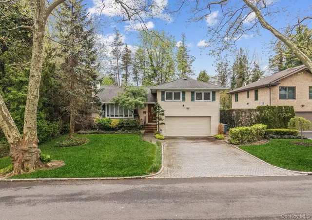 2nd image of 35 Hilldale Rd, North Hempstead, NY 11507 | MLS# 987835