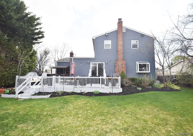 30th image of 32 Lagoon Pl, Islip, NY 11730 | MLS# 987840