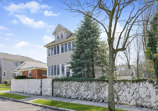 2nd image of 202 Dixon Ave, New York, NY 10303 | MLS# 987863