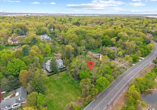 2nd image of 367a E Shore Rd, North Hempstead, NY 11023 | MLS# 987867