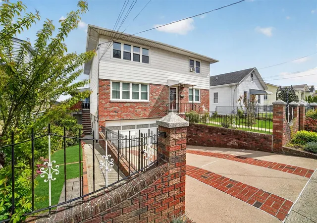 2nd image of 100 Sumner Ave, Yonkers, NY 10704 | MLS# 987872