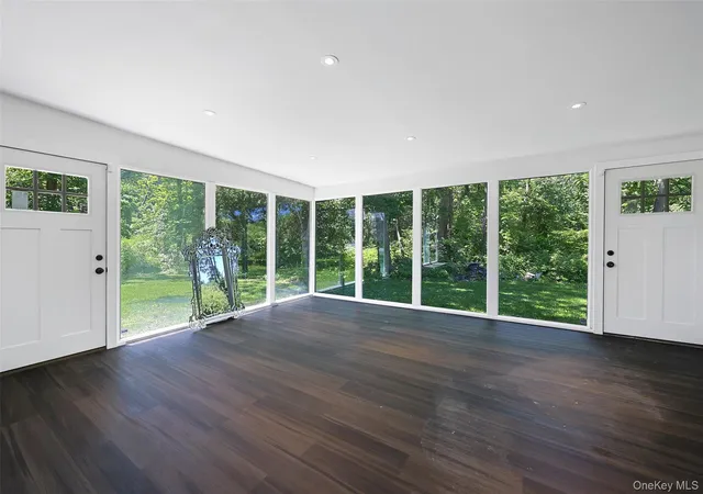 5th image of 107 Wildwood Rd, Great Neck, NY 11024 | MLS# 987886
