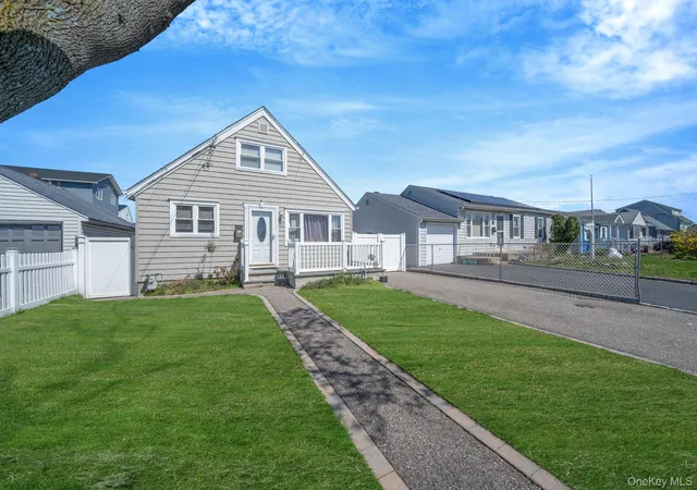 2nd image of 82 E Seacrest Ave, Babylon, NY 11757 | MLS# 987892
