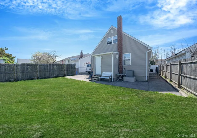 24th image of 82 E Seacrest Ave, Babylon, NY 11757 | MLS# 987892