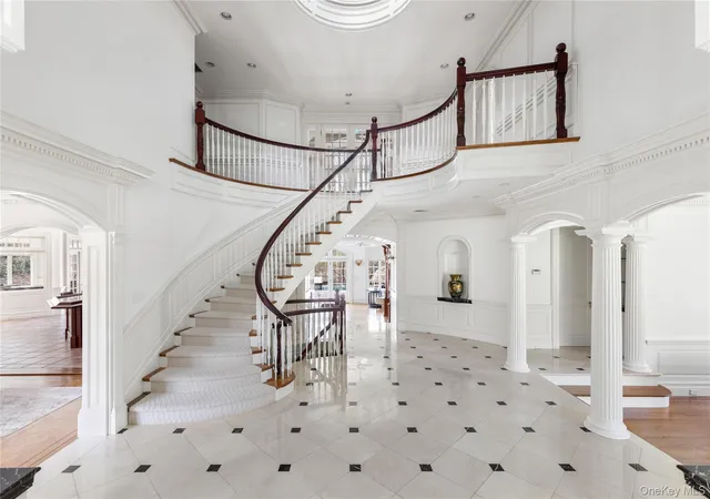 Photo 3 of Sale Pending at 38 Ormond Park Rd, Glen Head, NY 11545 | MLS# 987894 | Listing updated on 2026-09-19