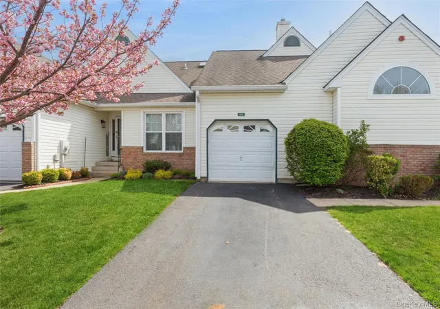 Homes for sale in Brookhaven, NY | 401 Constance Ln, Brookhaven, NY 11776 | MLS# 987896