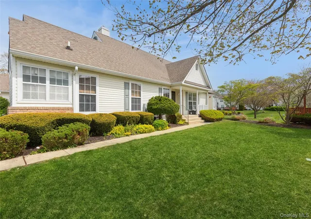 Homes for sale in Brookhaven, NY | 401 Constance Ln, Brookhaven, NY 11776 | MLS# 987896