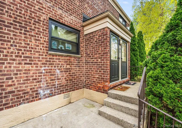 Listing Photo 4 - Condo for sale in building located at 219-50 74Th Ave, New York, NY 11364 - Unit #328A2