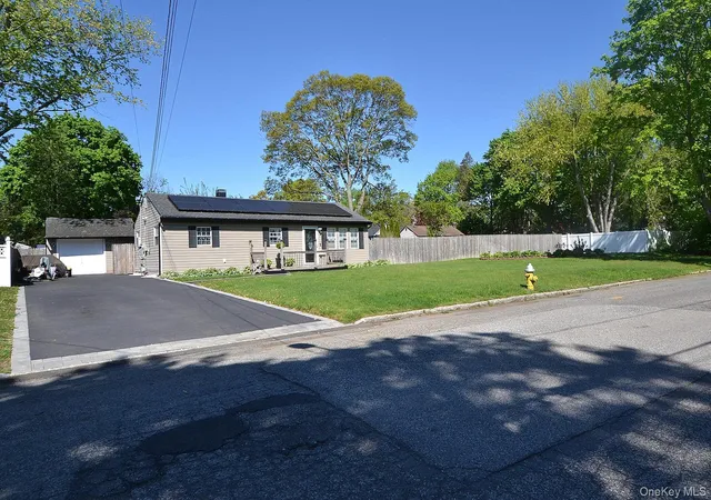 3rd image of 1616 Baldwin Blvd, Bay Shore, NY 11706 | MLS# 987942