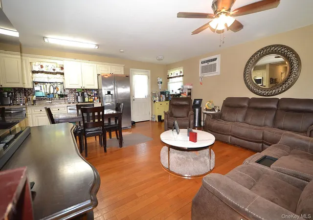 4th image of 1616 Baldwin Blvd, Bay Shore, NY 11706 | MLS# 987942