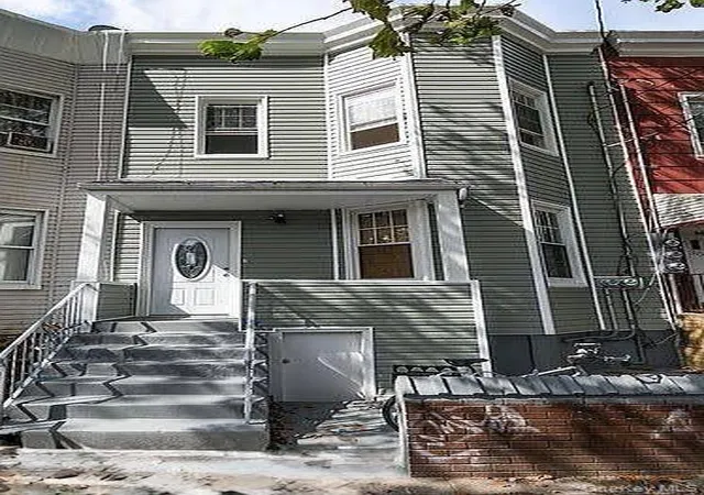 Photo 3 of Sale Pending at 312 Nichols Ave, New York, NY 11208 | MLS# 987995 | Listing updated on 2026-07-17