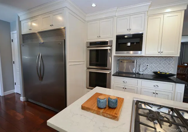 3rd image of 30 Myrtle Ln, East Patchogue, NY 11772 | MLS# 988007
