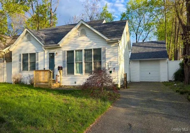 Photo 1 of Sale Pending at 46 E Maple St, Islip, NY 11722 | MLS# 988035 | Listing updated on 2026-06-13