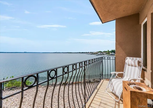 3rd image of 1436 Outlook Ave, New York, NY 10465