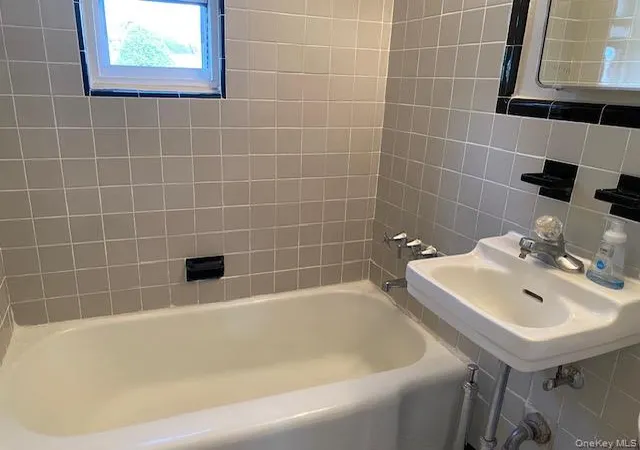 11th image of 263 06 73rd Ave #A-2, New York, NY 11004 | MLS# 988062