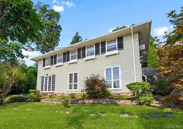Photo 2 of Single family home for sale at 11 Wyndham Rd, Yonkers, NY 10583 | MLS# 988100 | Listing updated on 2026-09-12