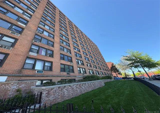 3rd image of 3121 Middletown Rd #1G, New York, NY 10461 | MLS# 988126
