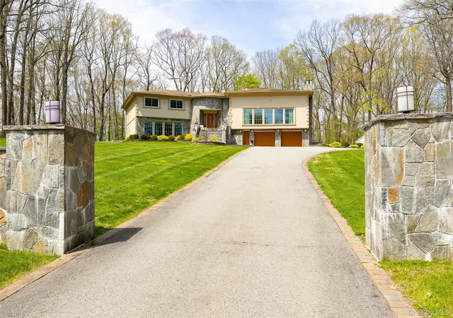 2nd image of 10 Quail Ridge Rd, Hyde Park, NY 12538 | MLS# 988128