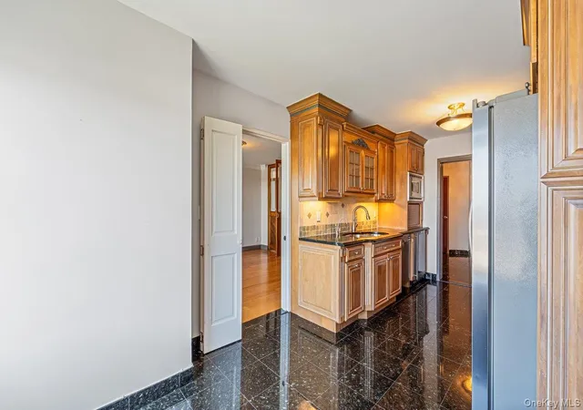 39th image of 166 25 Powells Cove Blvd #15D, Whitestone, NY 11357 | MLS# 988134