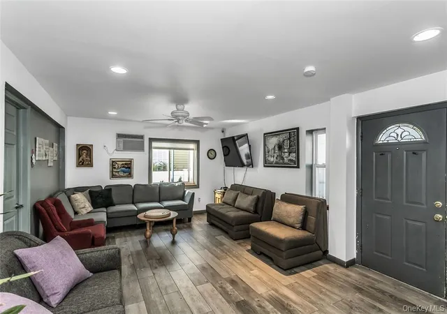 Photo 2 of Sale Pending at 46 Sagamore Hl Dr, North Hempstead, NY 11050 | MLS# 988135 | Listing updated on 2026-07-21