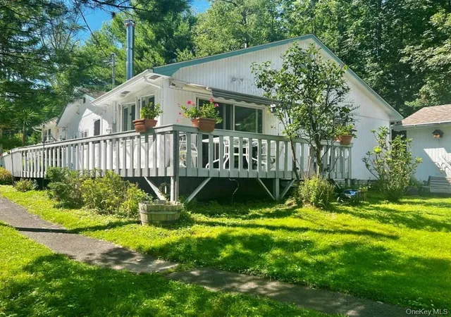 Photo 1 of Single family home for sale at 7 Jenn Ln, Thompson, NY 12701 | MLS# 988151 | Listing updated on 2026-09-25