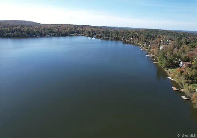 Photo 4 of Single family home for sale at 7 Jenn Ln, Thompson, NY 12701 | MLS# 988151 | Listing updated on 2026-08-16