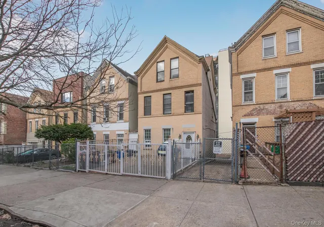 Photo 3 of Multi family home for sale at 292 Wadsworth Ave, New York, NY 10040 | MLS# 988154 | Listing updated on 2026-08-24