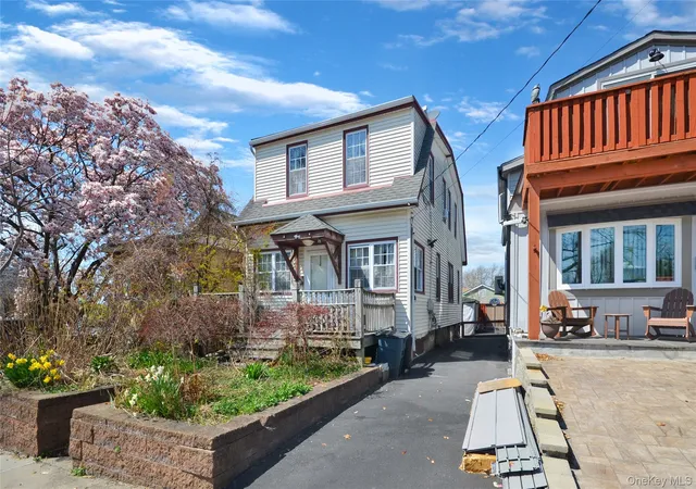 1st image of 103 Rochelle St, New York, NY 10464 | MLS# 988163