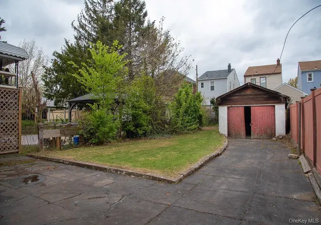 3rd image of 2931 Coddington Ave, New York, NY 10461 | MLS# 988178