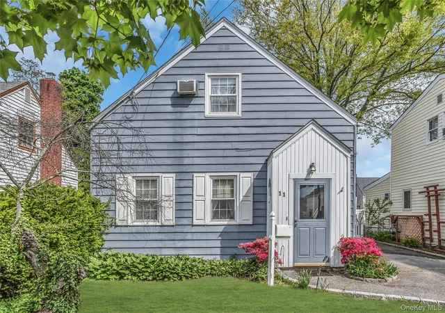 Photo 1 of Sale Pending at 11 Skidmore Pl, Valley Stream, NY 11581 | MLS# 988206 | Listing updated on 2026-09-19