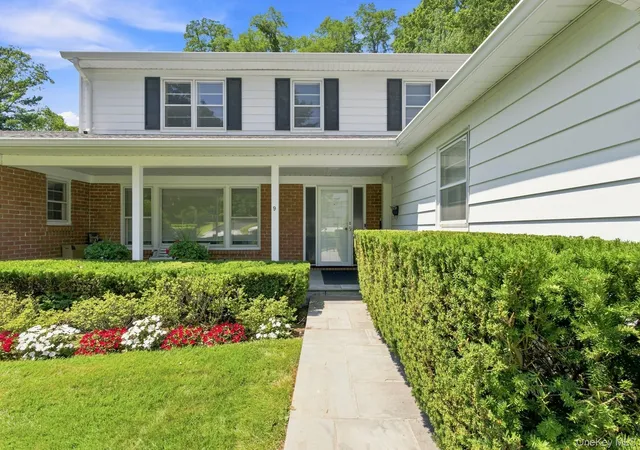 2nd image of 9 Parkfield Rd, Scarsdale, NY 10583 | MLS# 988230