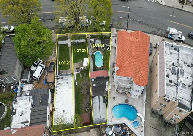 3rd image of 70-07, 70-11 Ditmars Blvd, Ridgewood, NY 11385 | MLS# 988249