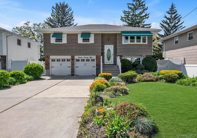 Photo 1 of Single family home for sale at 1678 Park Ave, Hempstead, NY 11566 | MLS# 988283 | Listing updated on 2026-10-03
