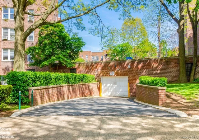 2nd image of Netherland Gardens, New York, NY 10463